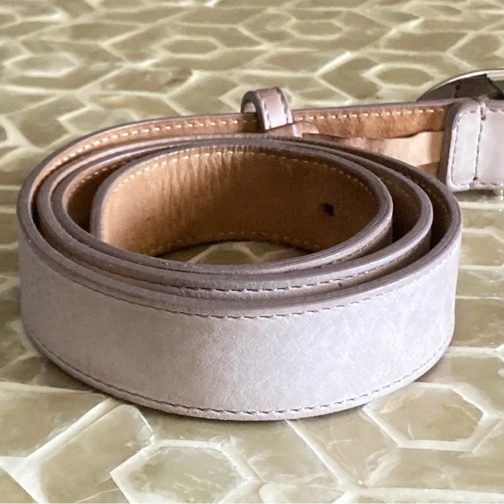 TOD'S Women’s Calfskin Leather Belt in lightest pink